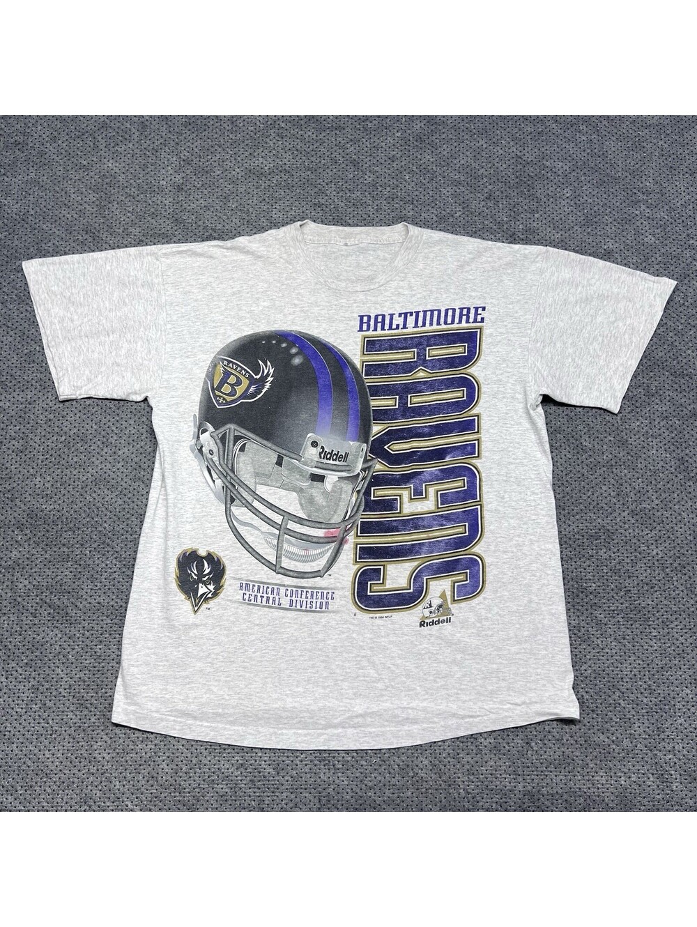 Vintage 1996 Baltimore Ravens Old Logo Football Helmet T-Shirt Large RARE MENS